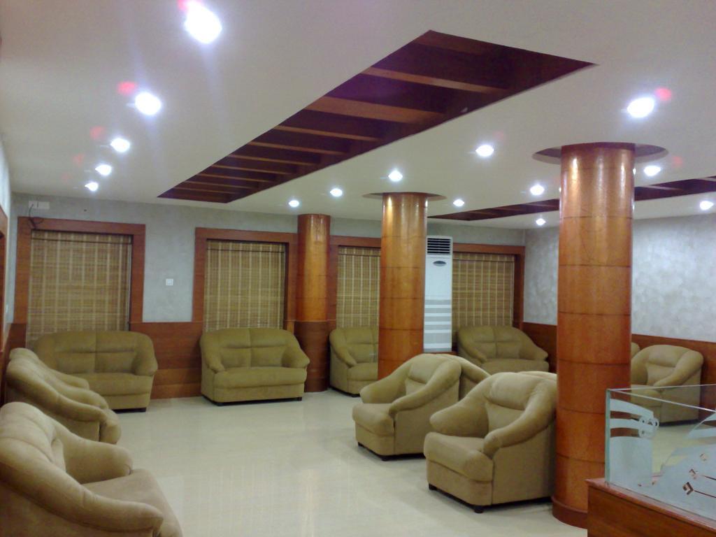 Kpm Regency Hotel Palakkad Phòng bức ảnh