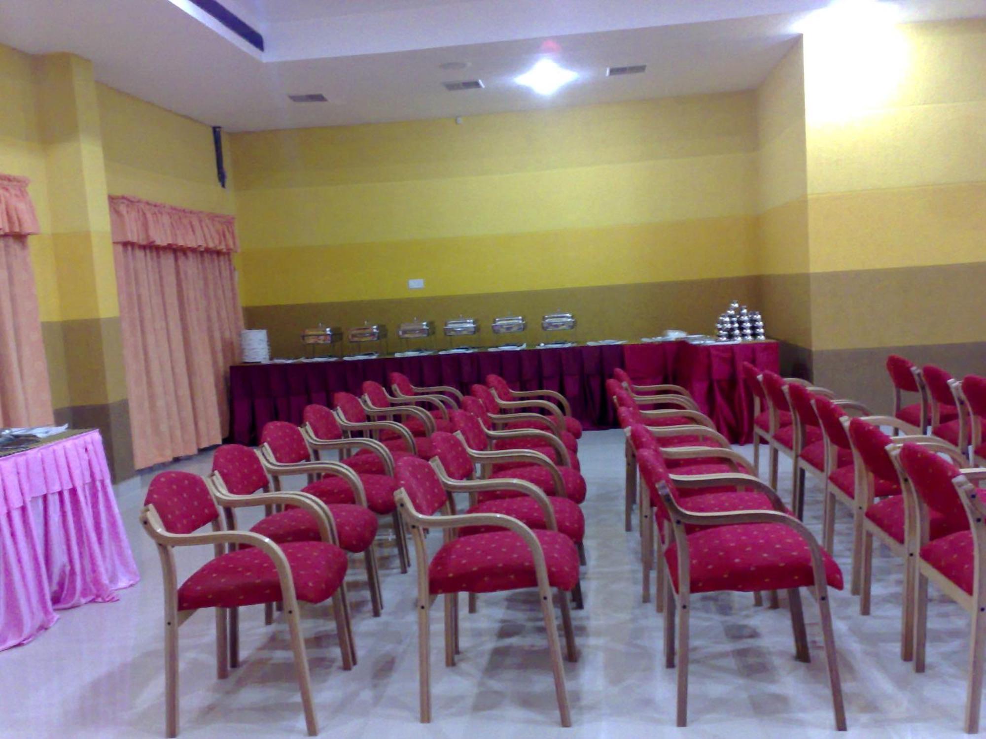 Kpm Regency Hotel Palakkad Phòng bức ảnh