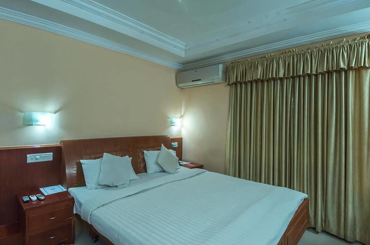 Kpm Regency Hotel Palakkad Ngoại thất bức ảnh